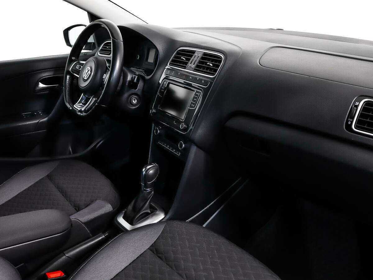 Volkswagen Polo с пробегом — 2018 год. Фото: #10