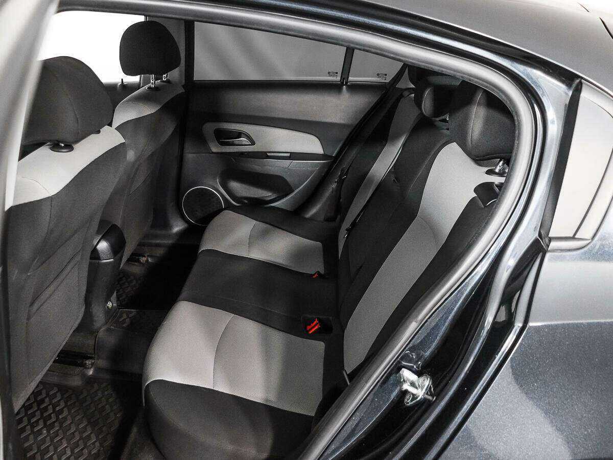 Chevrolet Cruze с пробегом — 2014 год. Фото: #9