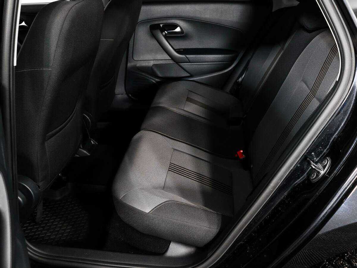 Volkswagen Polo с пробегом — 2016 год. Фото: #9