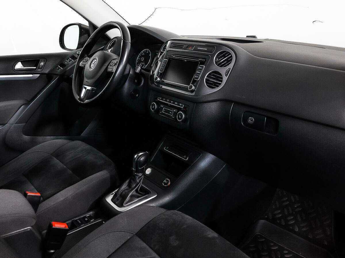 Volkswagen Tiguan с пробегом — 2015 год. Фото: #11