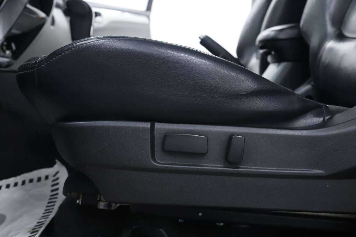 Mitsubishi Pajero Sport с пробегом — 2015 год. Фото: #6