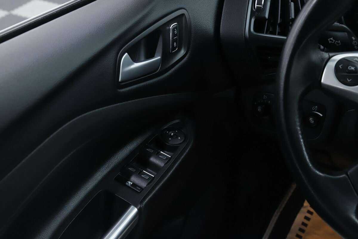 Ford Kuga с пробегом — 2016 год. Фото: #9