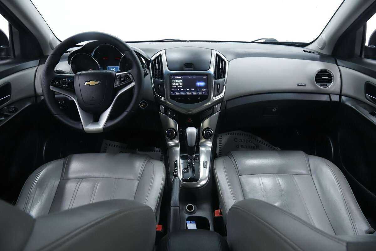 Chevrolet Cruze с пробегом — 2015 год. Фото: #8