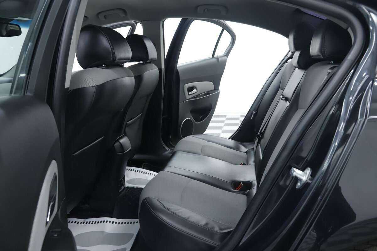 Chevrolet Cruze с пробегом — 2015 год. Фото: #17