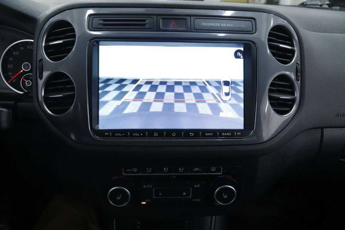 Volkswagen Tiguan с пробегом — 2015 год. Фото: #12