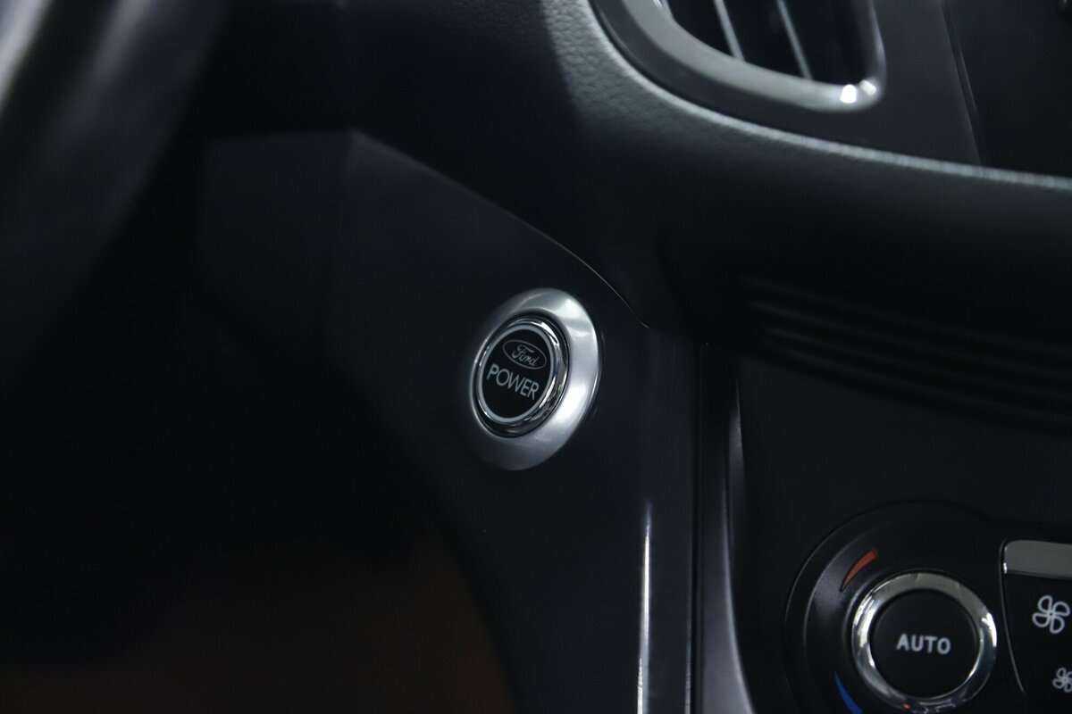 Ford Kuga с пробегом — 2016 год. Фото: #12