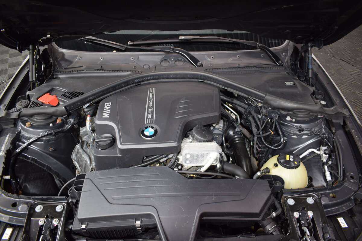 BMW 3 серии с пробегом — 2012 год. Фото: #6