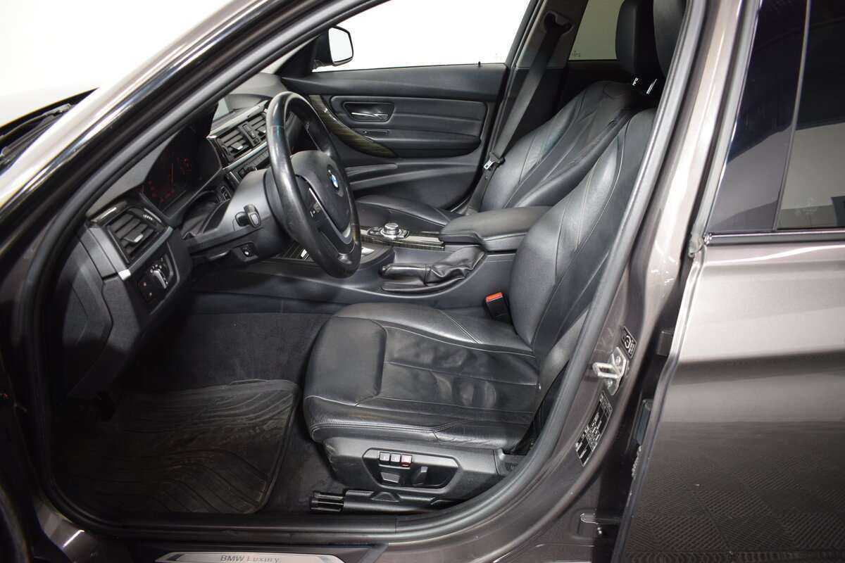 BMW 3 серии с пробегом — 2012 год. Фото: #8