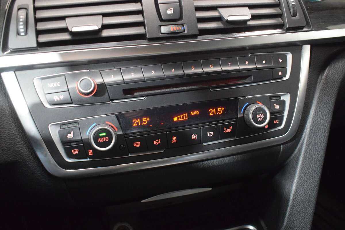 BMW 3 серии с пробегом — 2012 год. Фото: #19