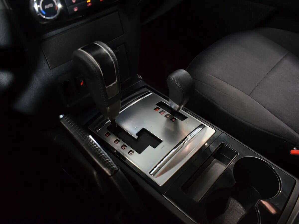 Mitsubishi Pajero с пробегом — 2015 год. Фото: #16