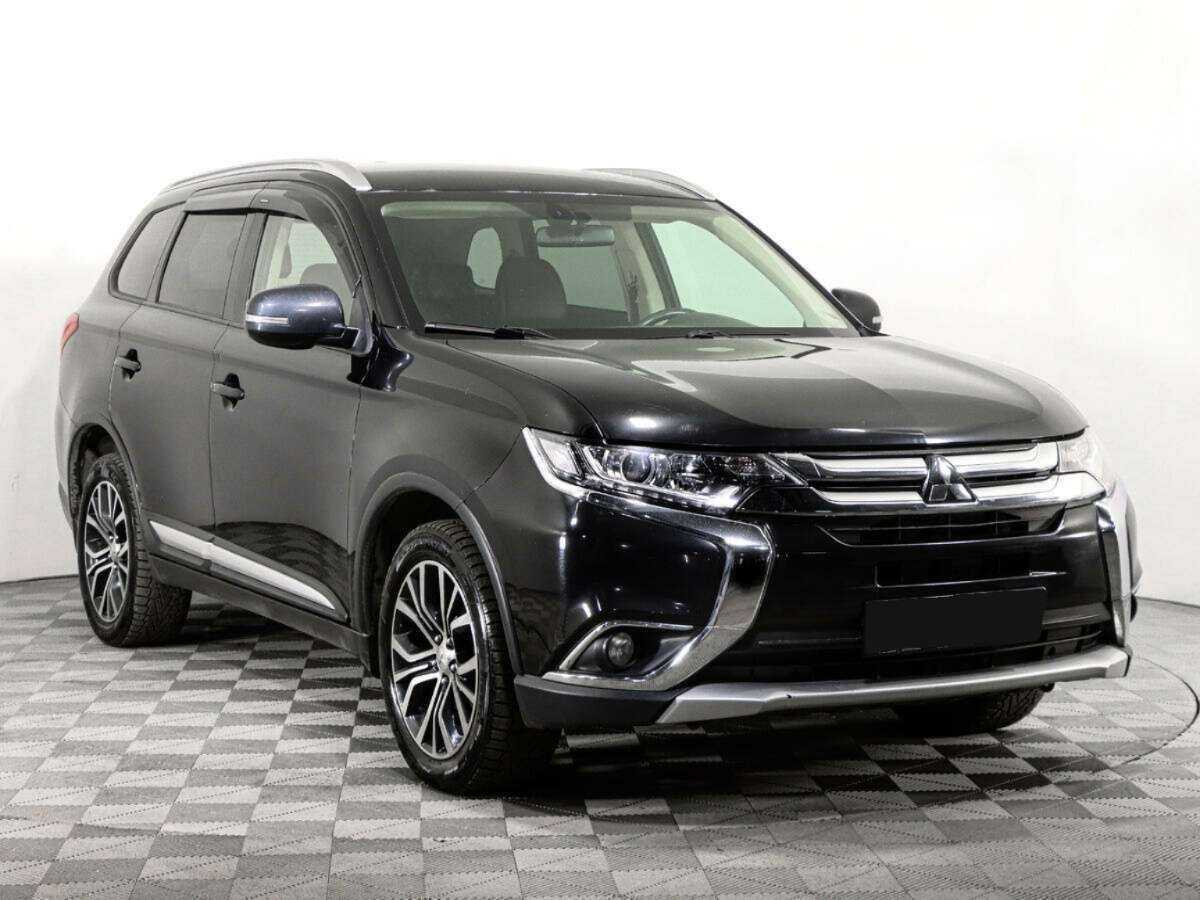 Mitsubishi Outlander с пробегом — 2018 год. Фото: #2