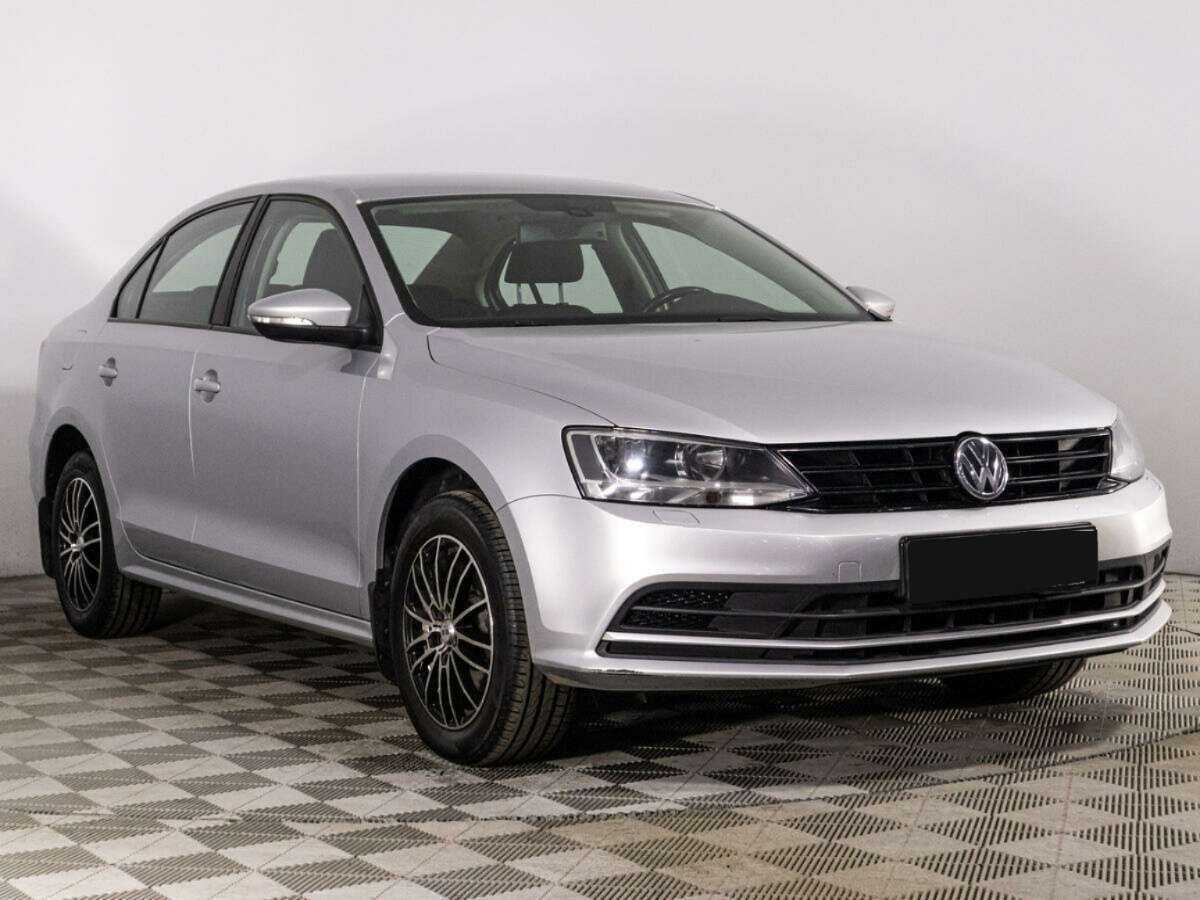 Volkswagen Jetta с пробегом — 2015 год. Фото: #2