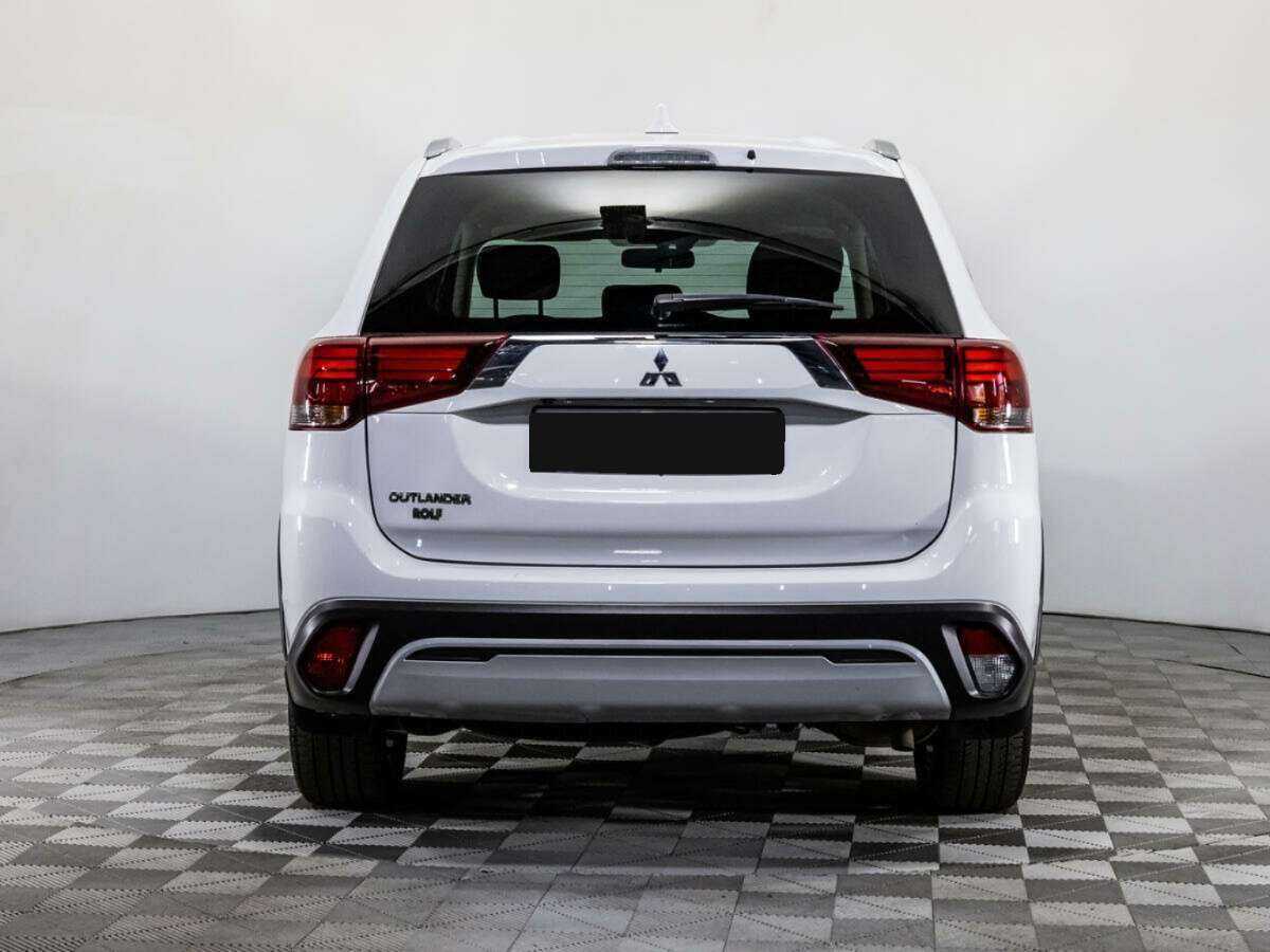 Mitsubishi Outlander с пробегом — 2021 год. Фото: #5