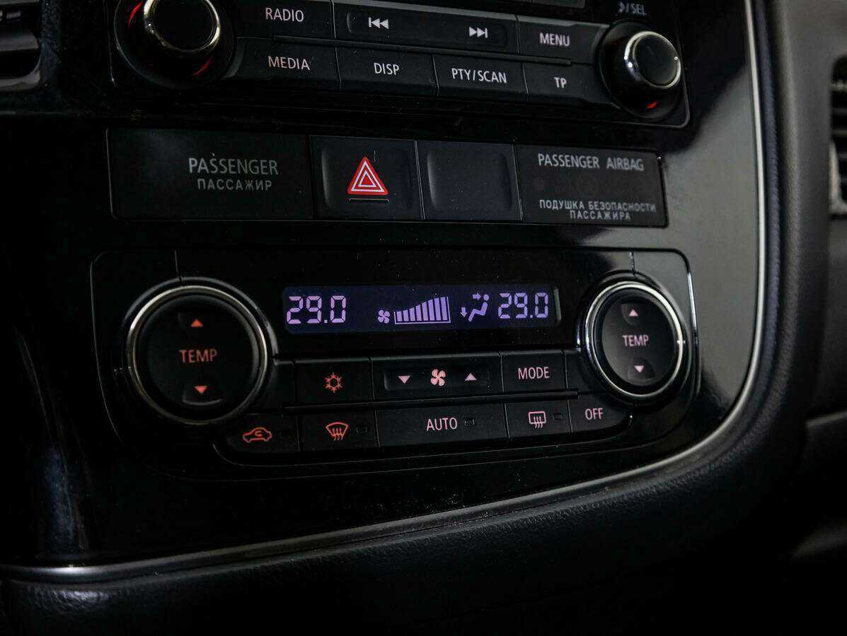 Mitsubishi Outlander с пробегом — 2017 год. Фото: #11