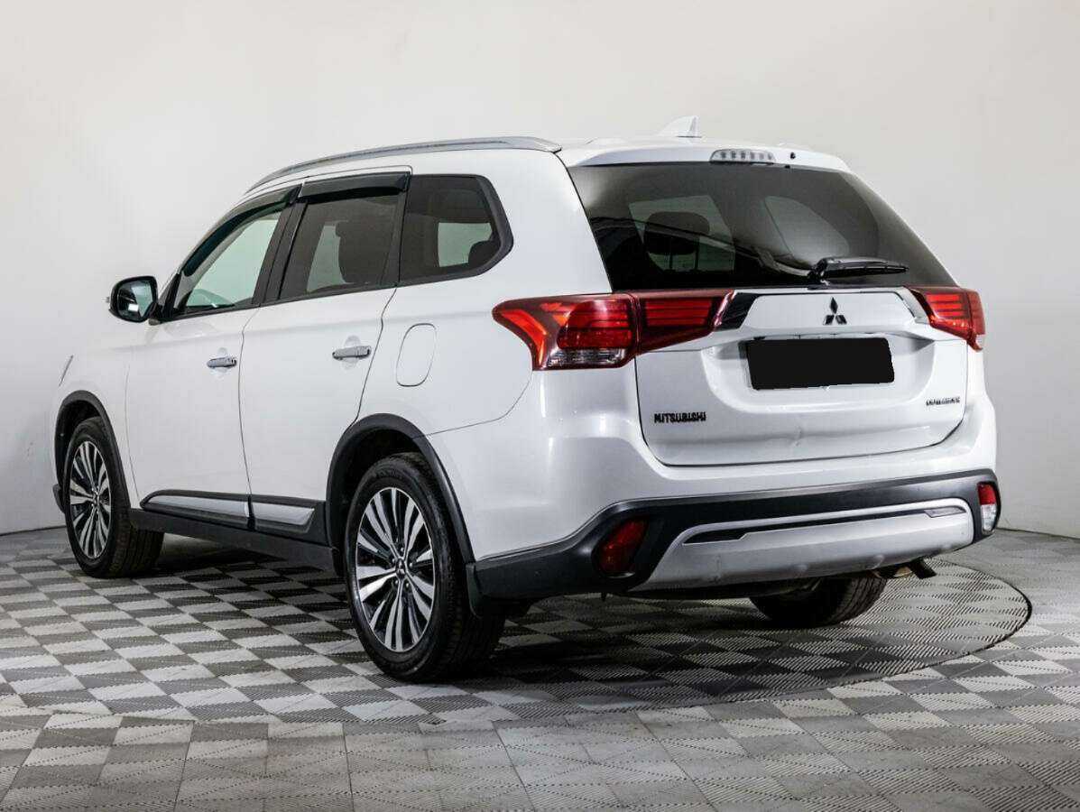 Mitsubishi Outlander с пробегом — 2018 год. Фото: #5