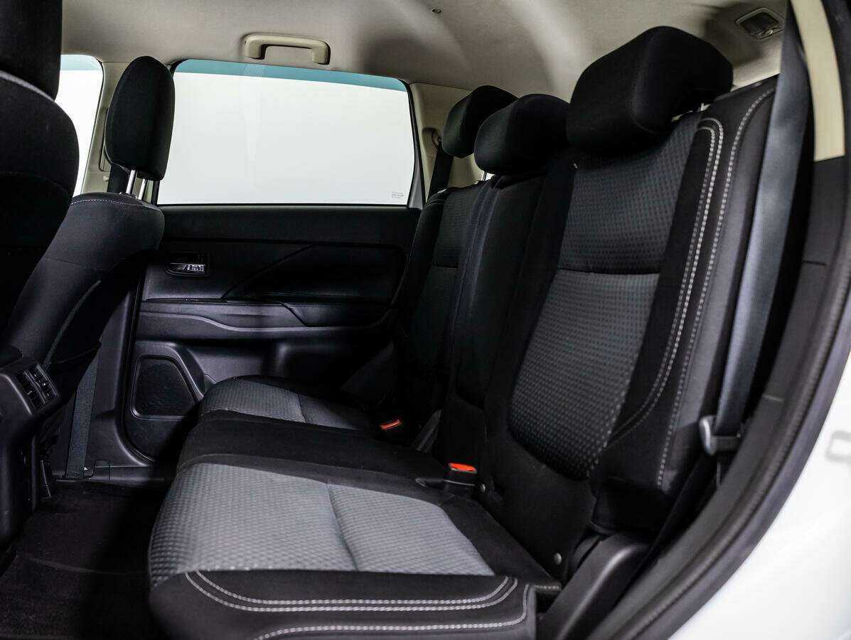 Mitsubishi Outlander с пробегом — 2018 год. Фото: #7