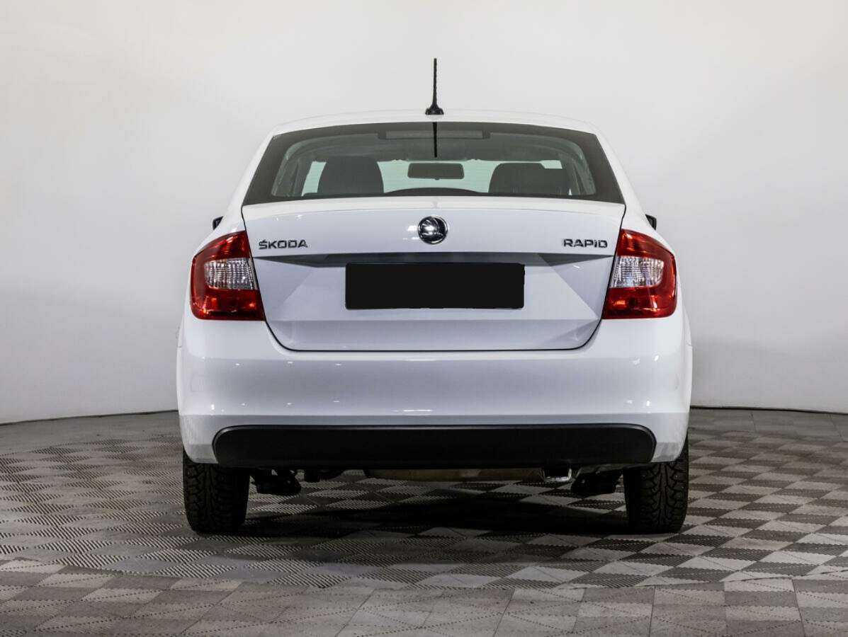 Skoda Rapid с пробегом — 2017 год. Фото: #4