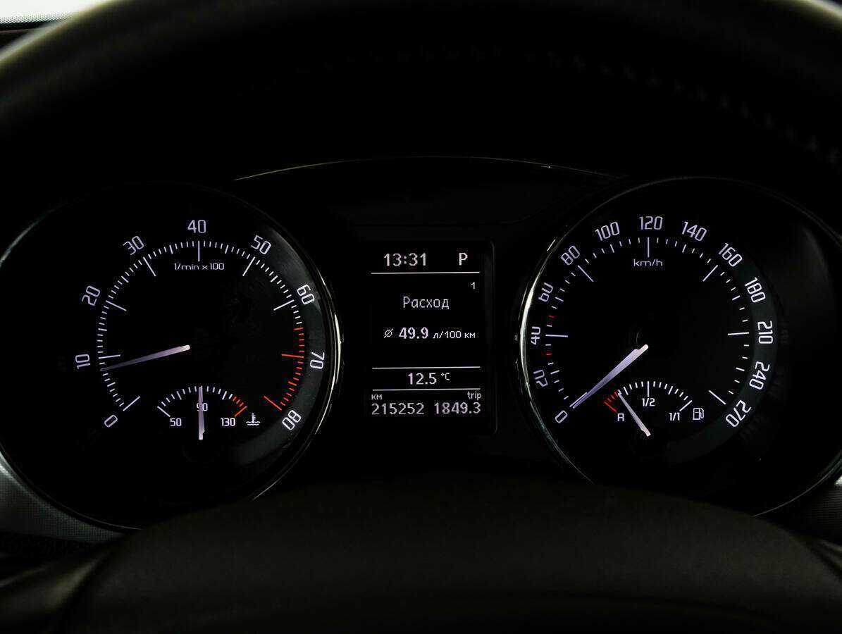 Skoda Superb с пробегом — 2012 год. Фото: #15