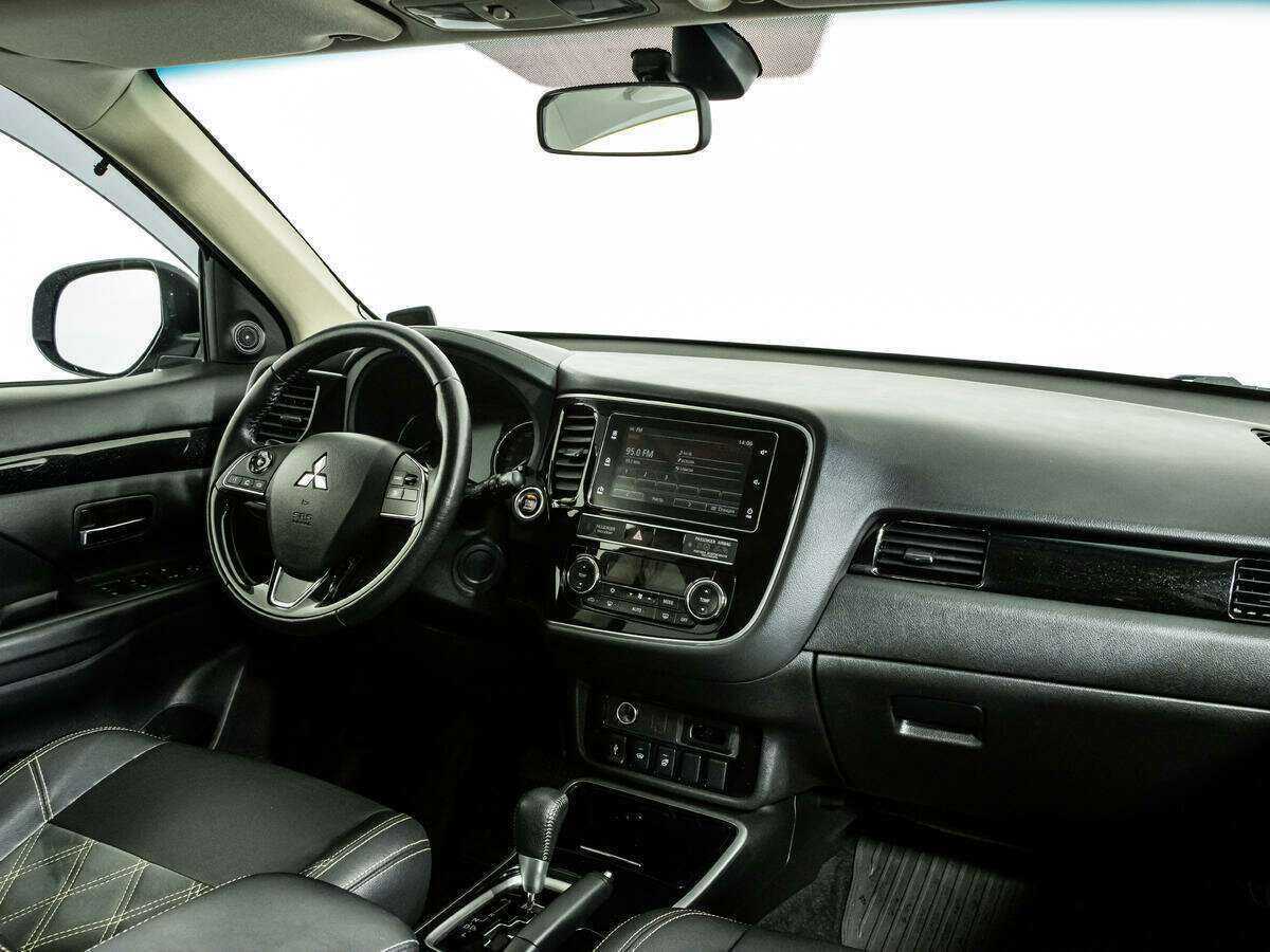 Mitsubishi Outlander с пробегом — 2019 год. Фото: #6