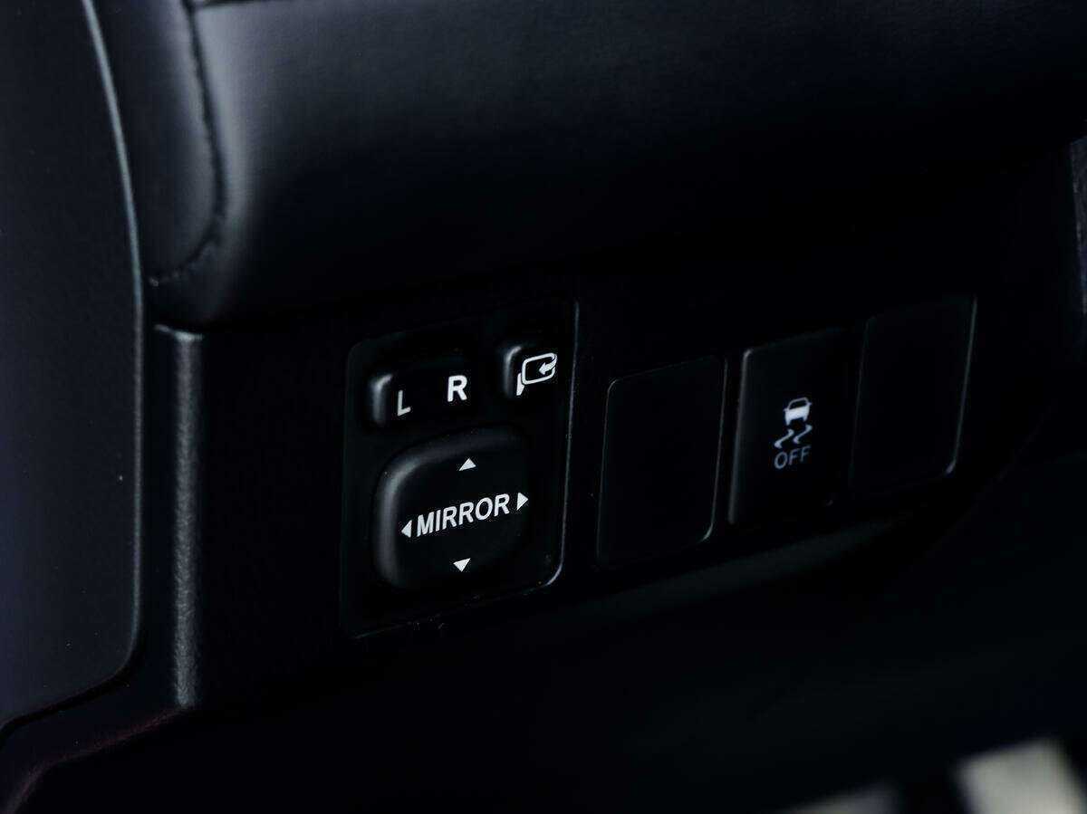 Toyota RAV4 с пробегом — 2015 год. Фото: #13