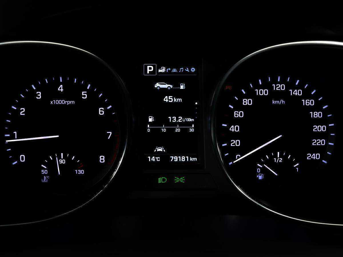 Hyundai Santa Fe с пробегом — 2018 год. Фото: #19