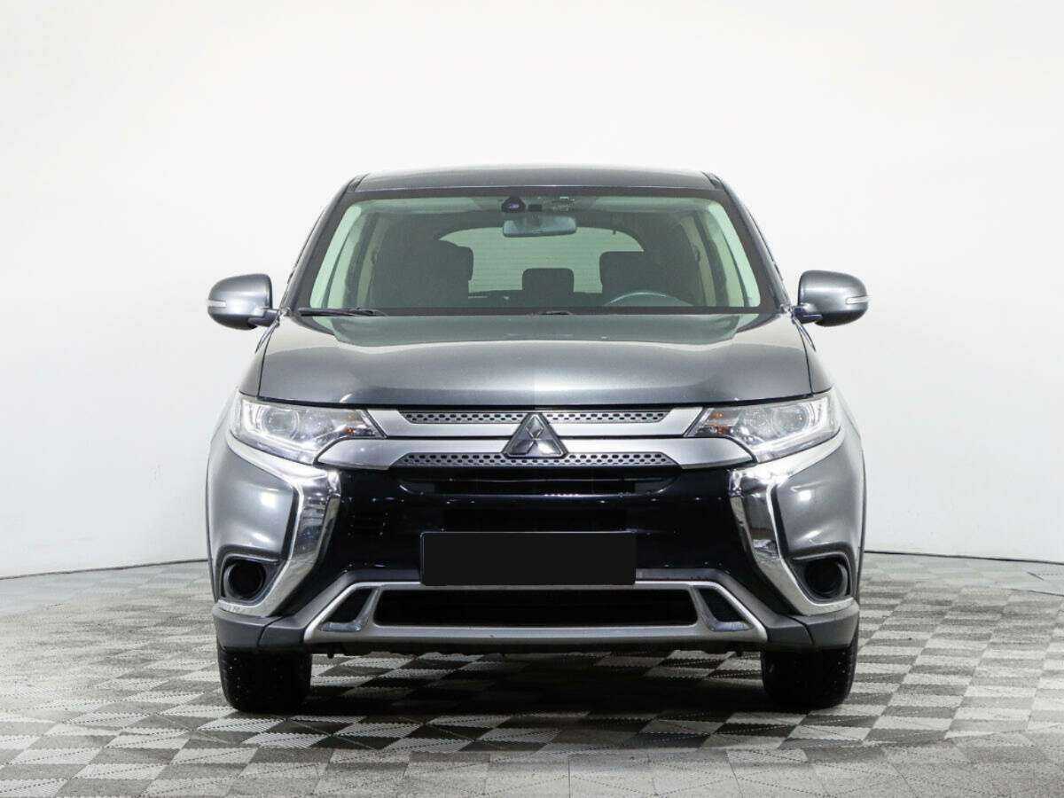 Mitsubishi Outlander с пробегом — 2019 год. Фото: #1