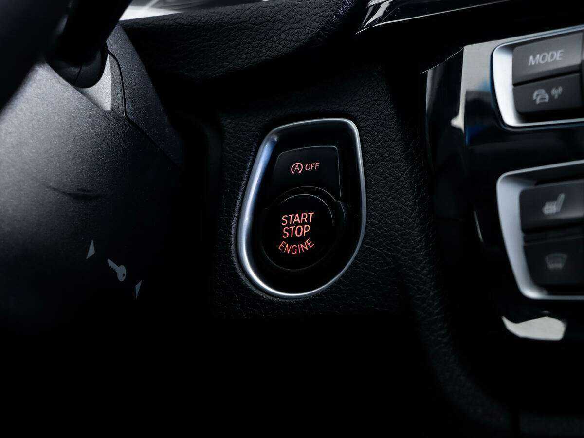 BMW 3 серии с пробегом — 2018 год. Фото: #12