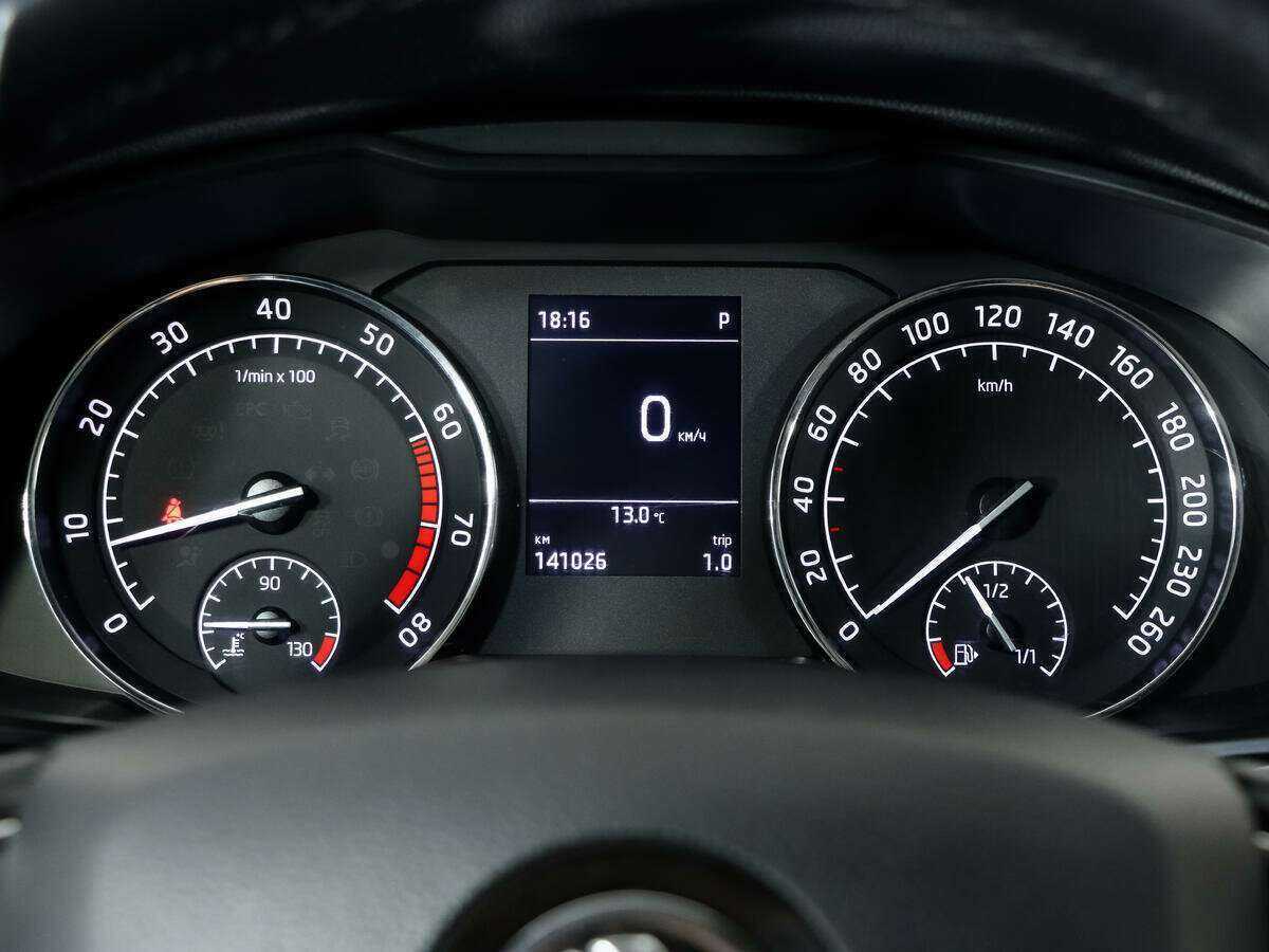 Skoda Superb с пробегом — 2018 год. Фото: #12