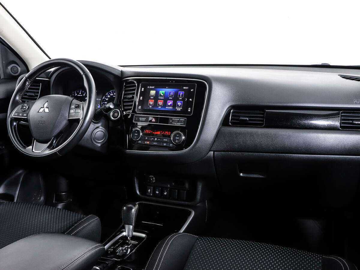 Mitsubishi Outlander с пробегом — 2020 год. Фото: #8