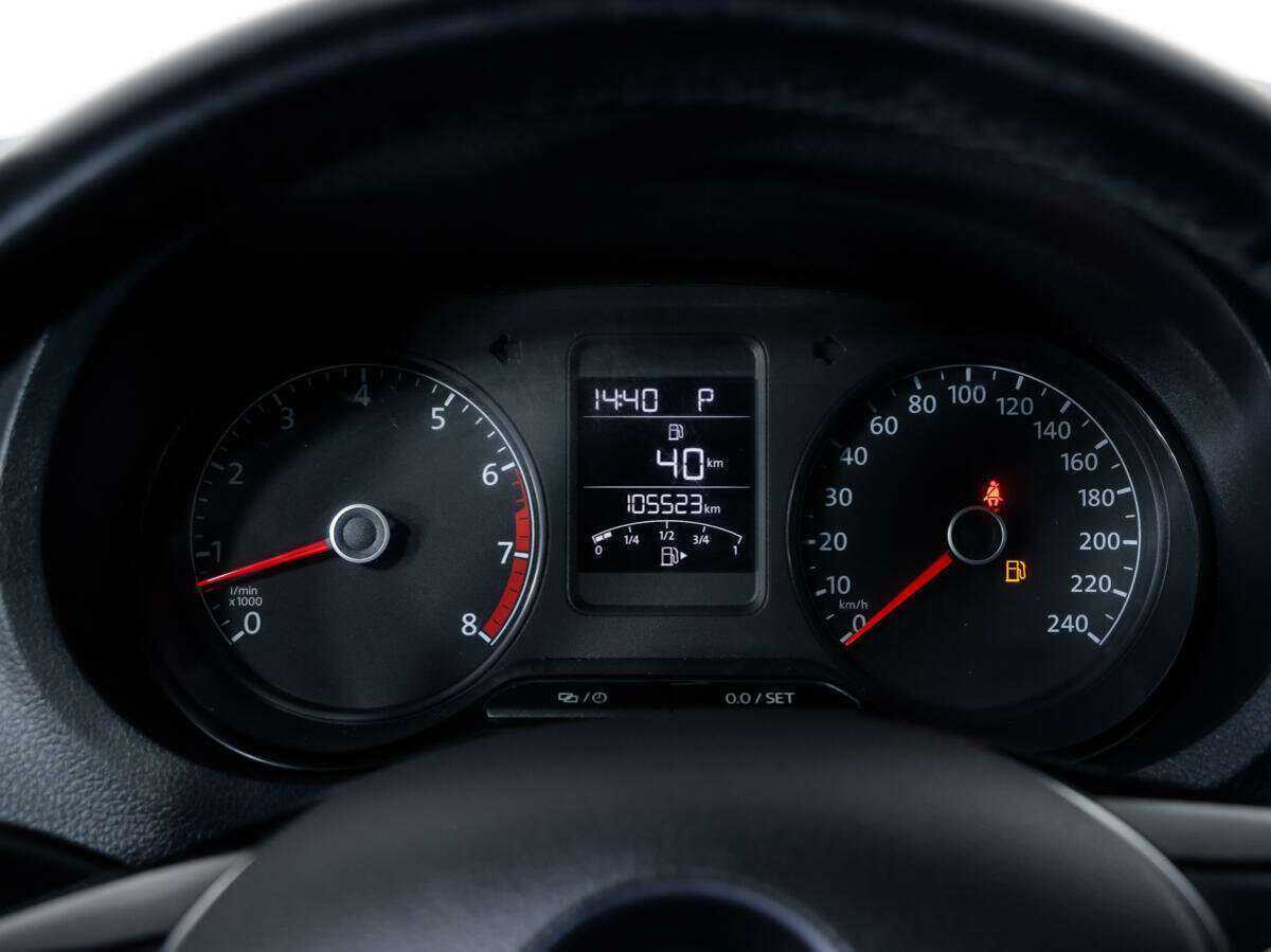 Volkswagen Polo с пробегом — 2015 год. Фото: #13