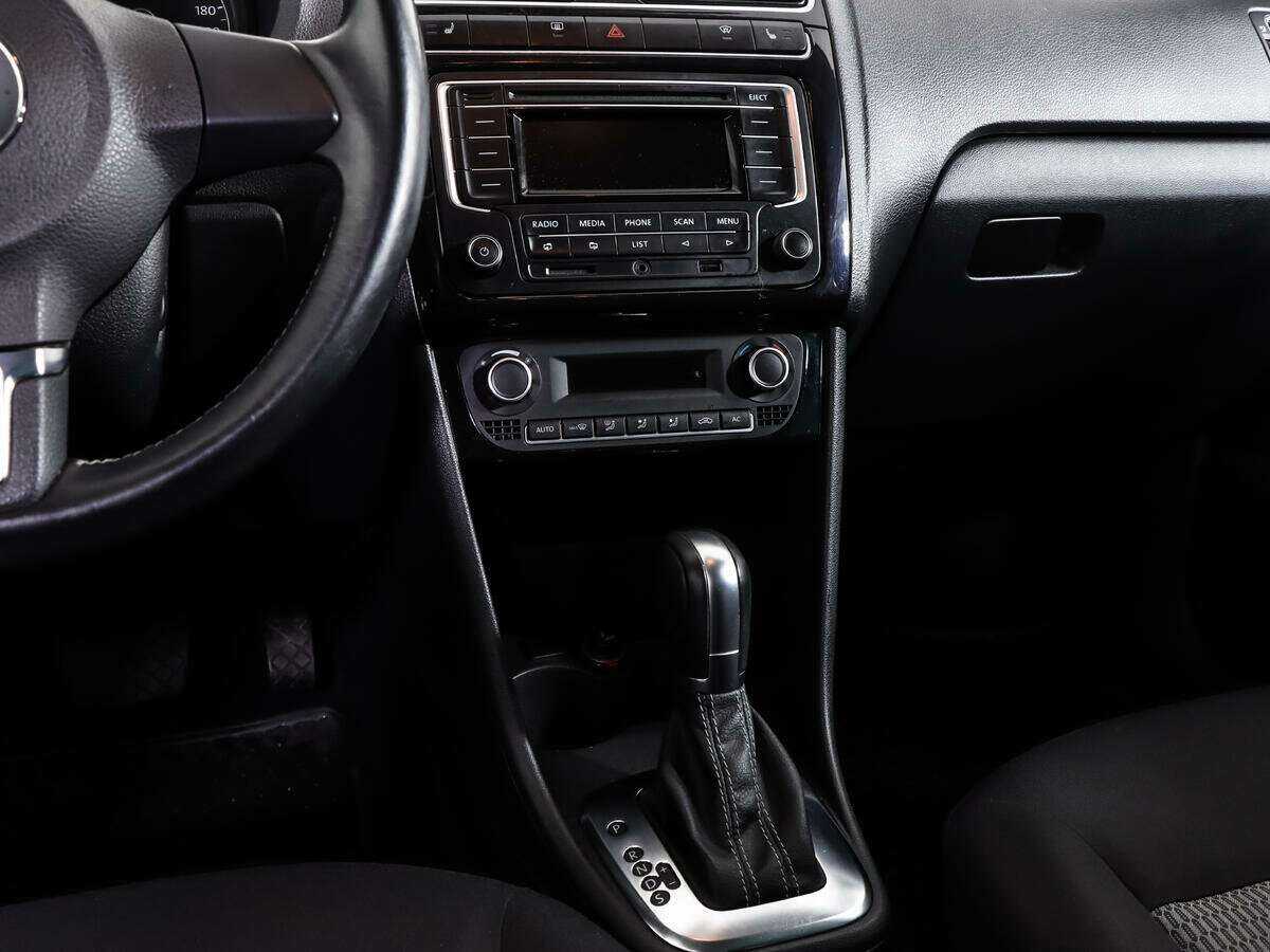 Volkswagen Polo с пробегом — 2014 год. Фото: #12