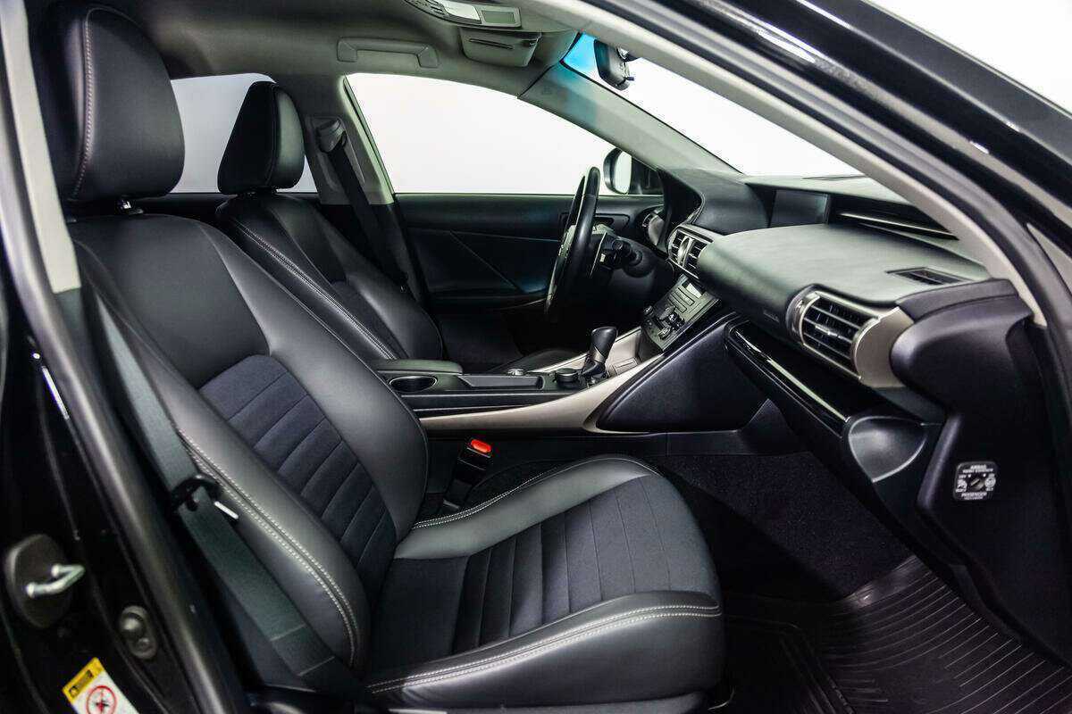 Lexus IS с пробегом — 2014 год. Фото: #9