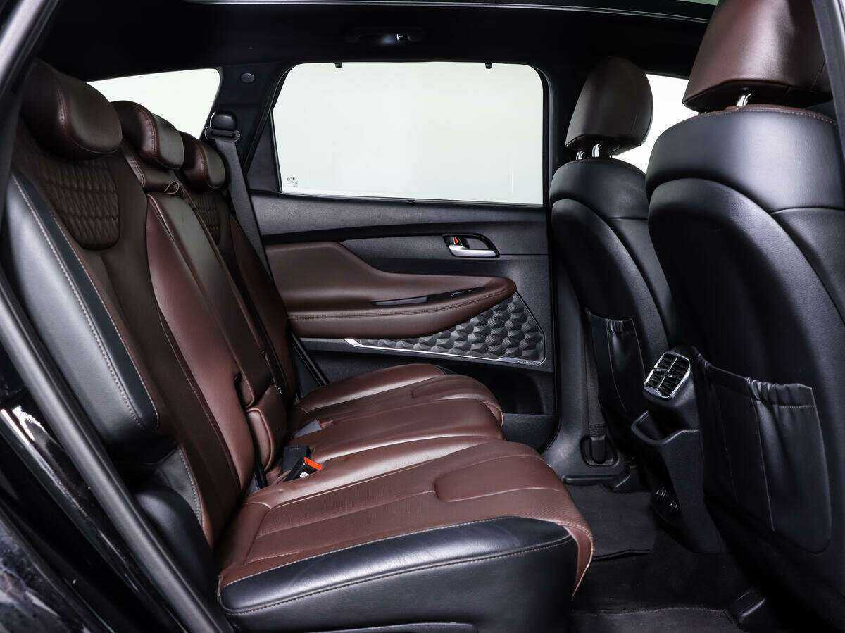 Hyundai Santa Fe с пробегом — 2018 год. Фото: #10