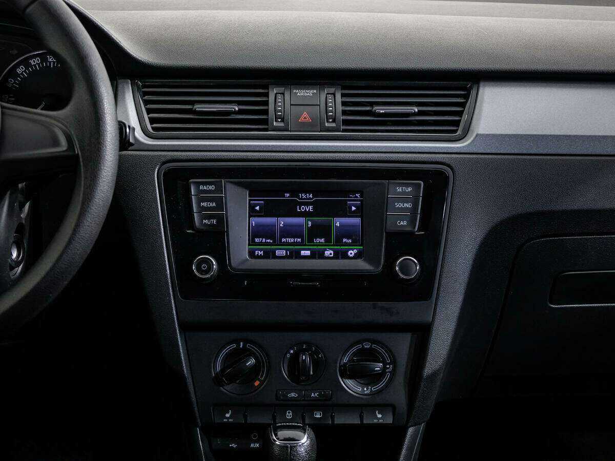 Skoda Rapid с пробегом — 2016 год. Фото: #12