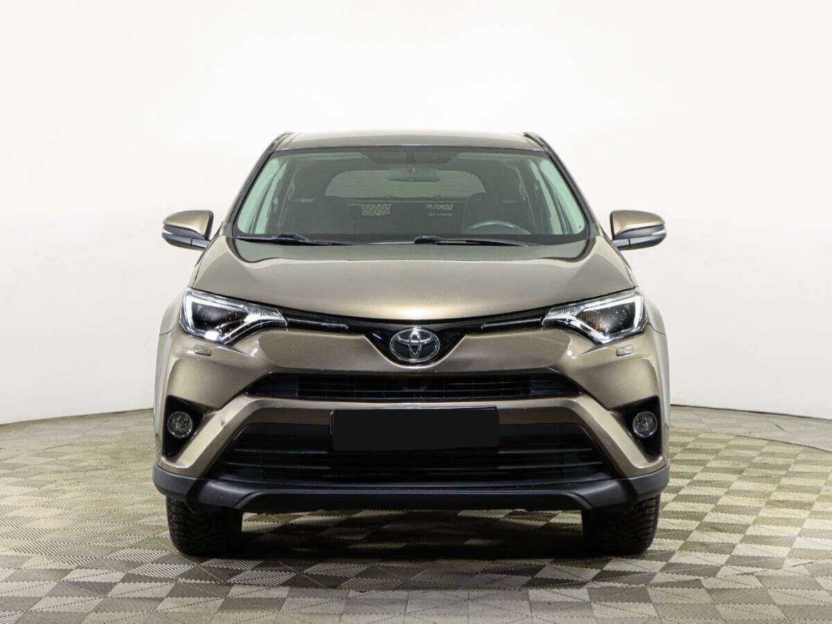 Toyota RAV4 с пробегом — 2017 год. Фото: #1