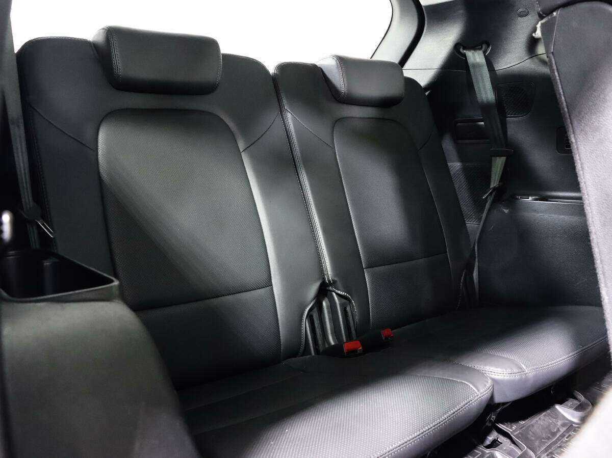 Hyundai Santa Fe с пробегом — 2016 год. Фото: #17