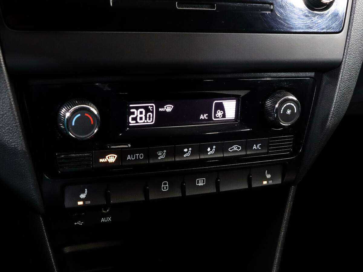 Skoda Rapid с пробегом — 2016 год. Фото: #11