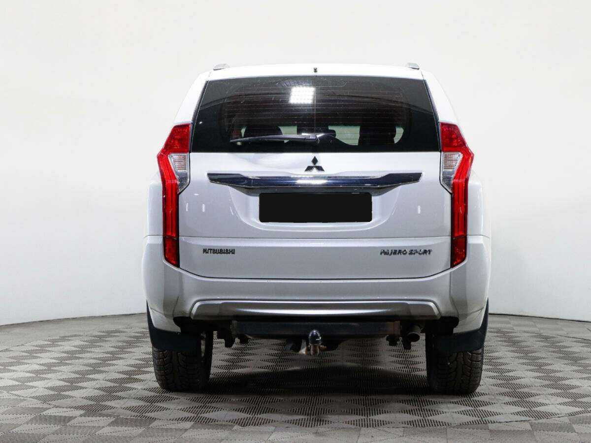 Mitsubishi Pajero Sport с пробегом — 2018 год. Фото: #5
