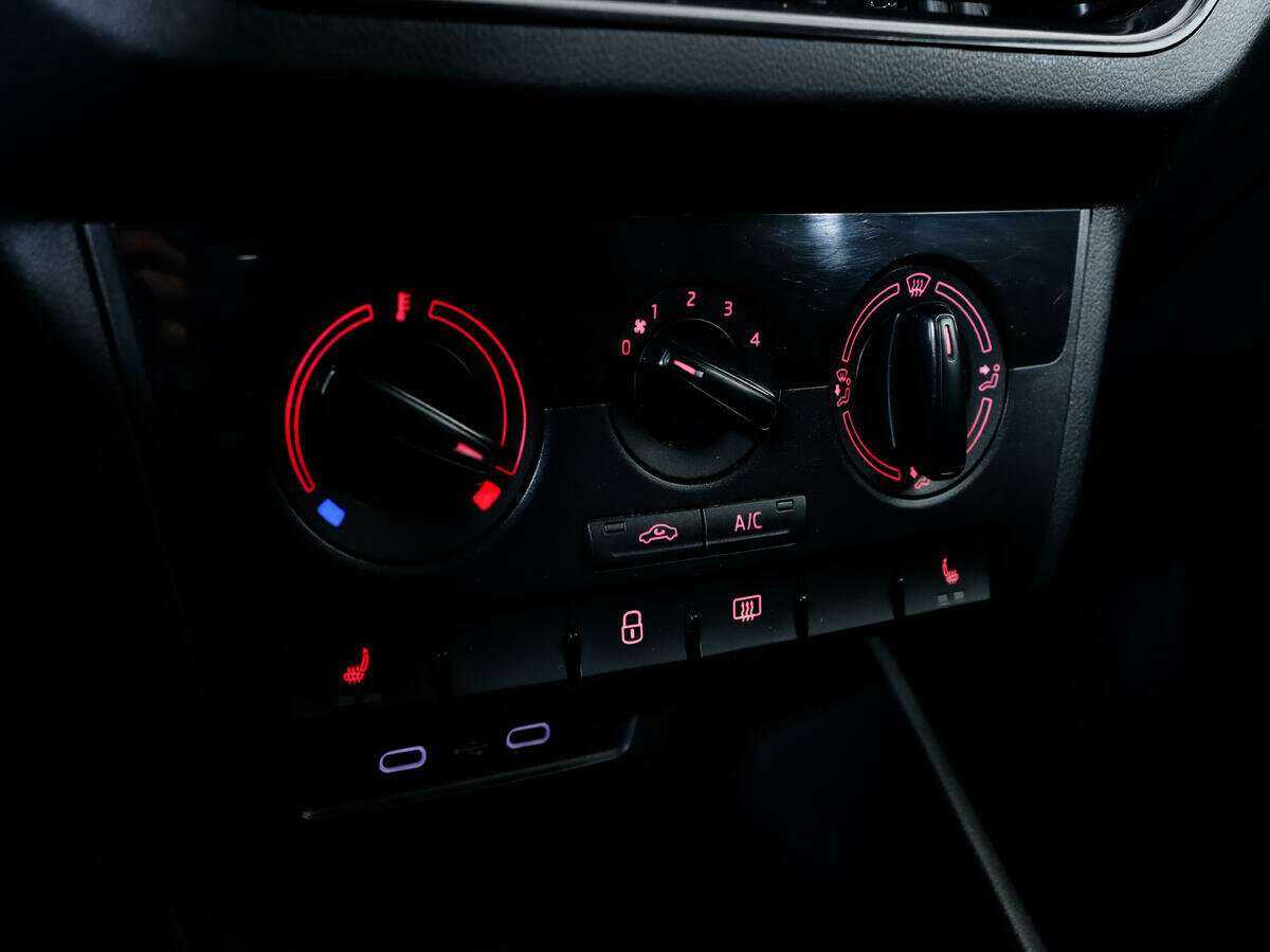 Volkswagen Polo с пробегом — 2020 год. Фото: #11