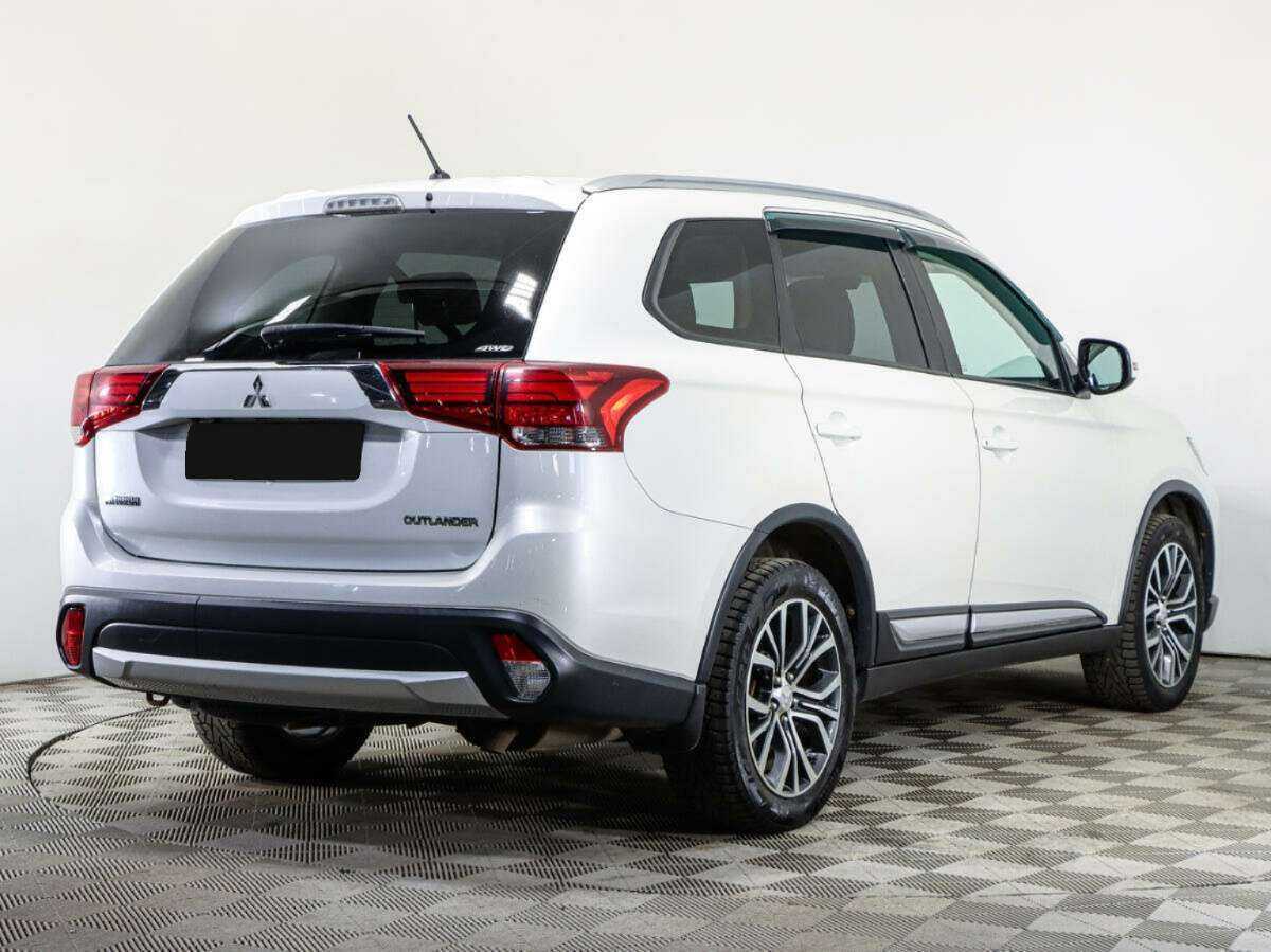 Mitsubishi Outlander с пробегом — 2015 год. Фото: #4
