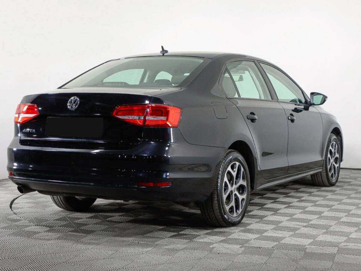 Volkswagen Jetta с пробегом — 2015 год. Фото: #4