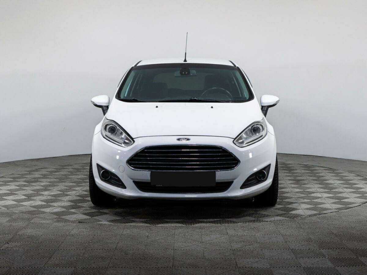 Ford Fiesta с пробегом — 2015 год. Фото: #1