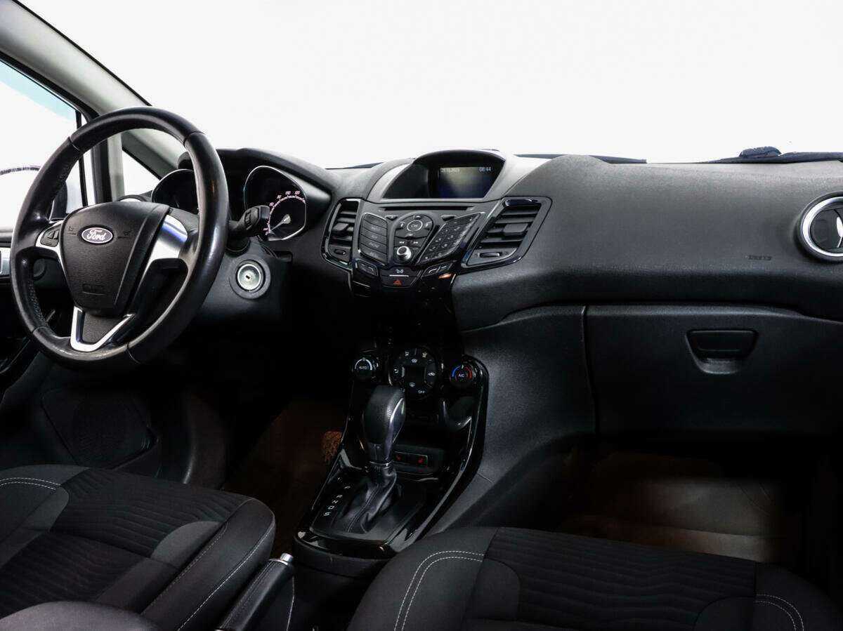 Ford Fiesta с пробегом — 2015 год. Фото: #8