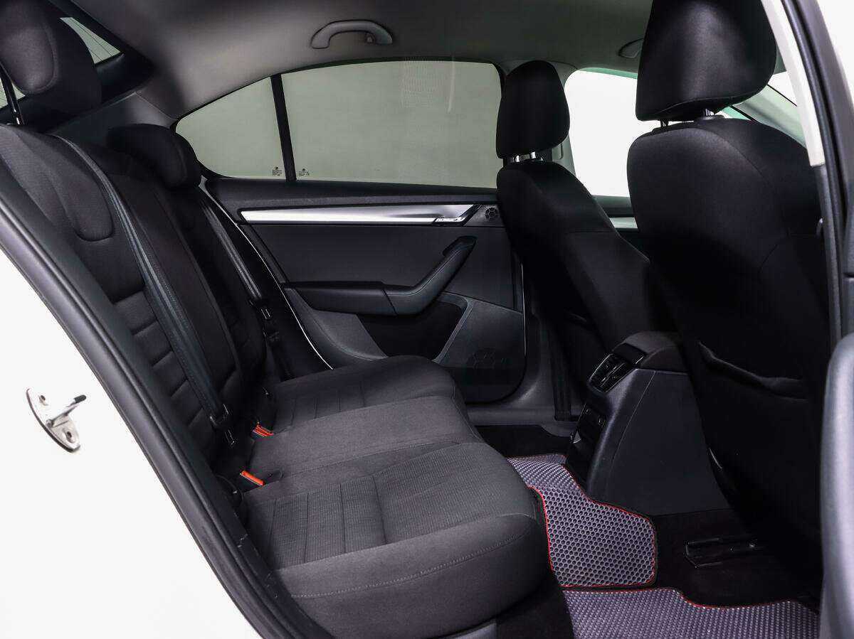 Skoda Octavia с пробегом — 2015 год. Фото: #10