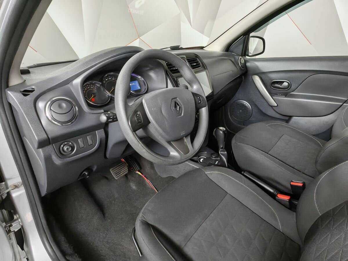 Renault Sandero с пробегом — 2017 год. Фото: #13