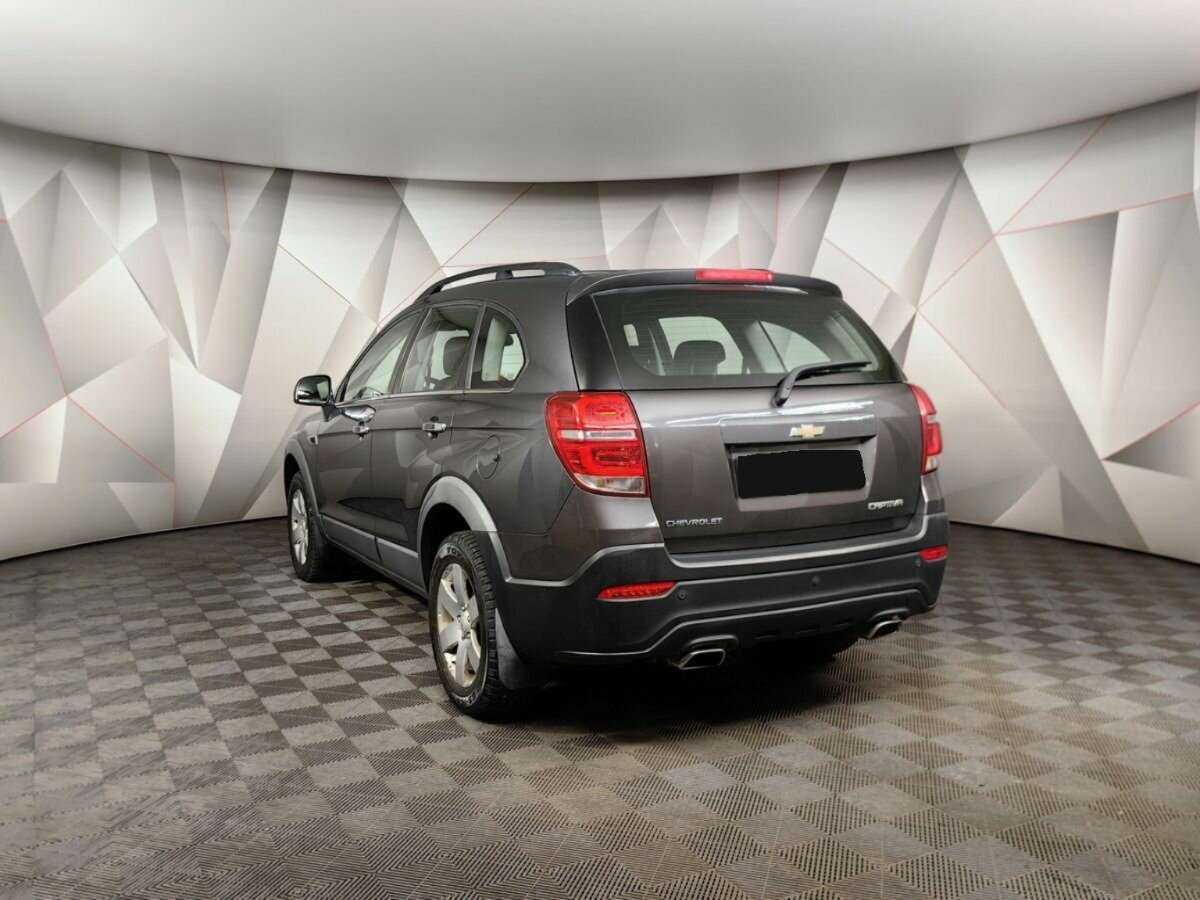 Chevrolet Captiva с пробегом — 2015 год. Фото: #3