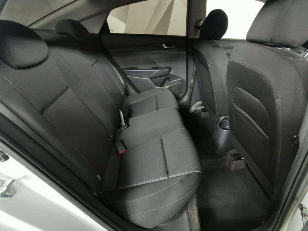 Hyundai Solaris с пробегом — 2018 год. Фото: #11