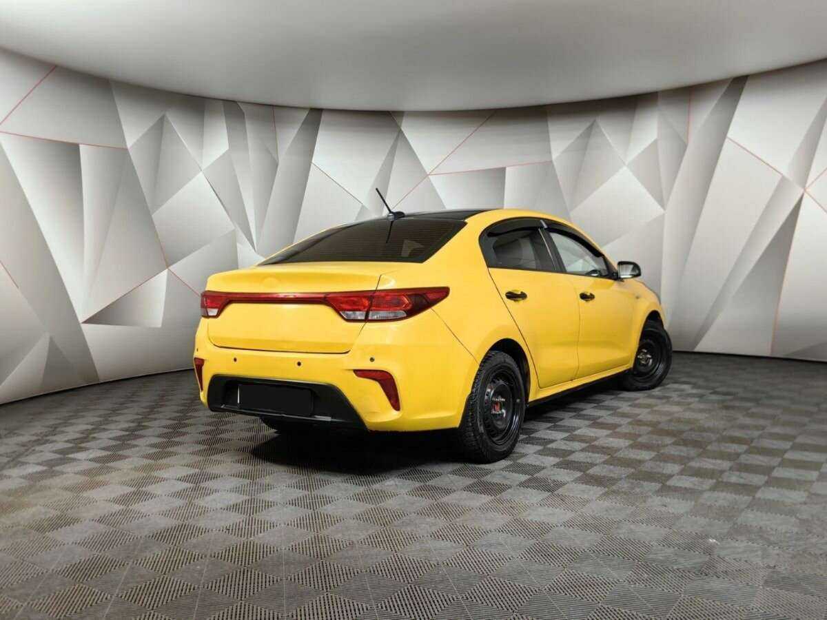 Kia Rio с пробегом — 2017 год. Фото: #1