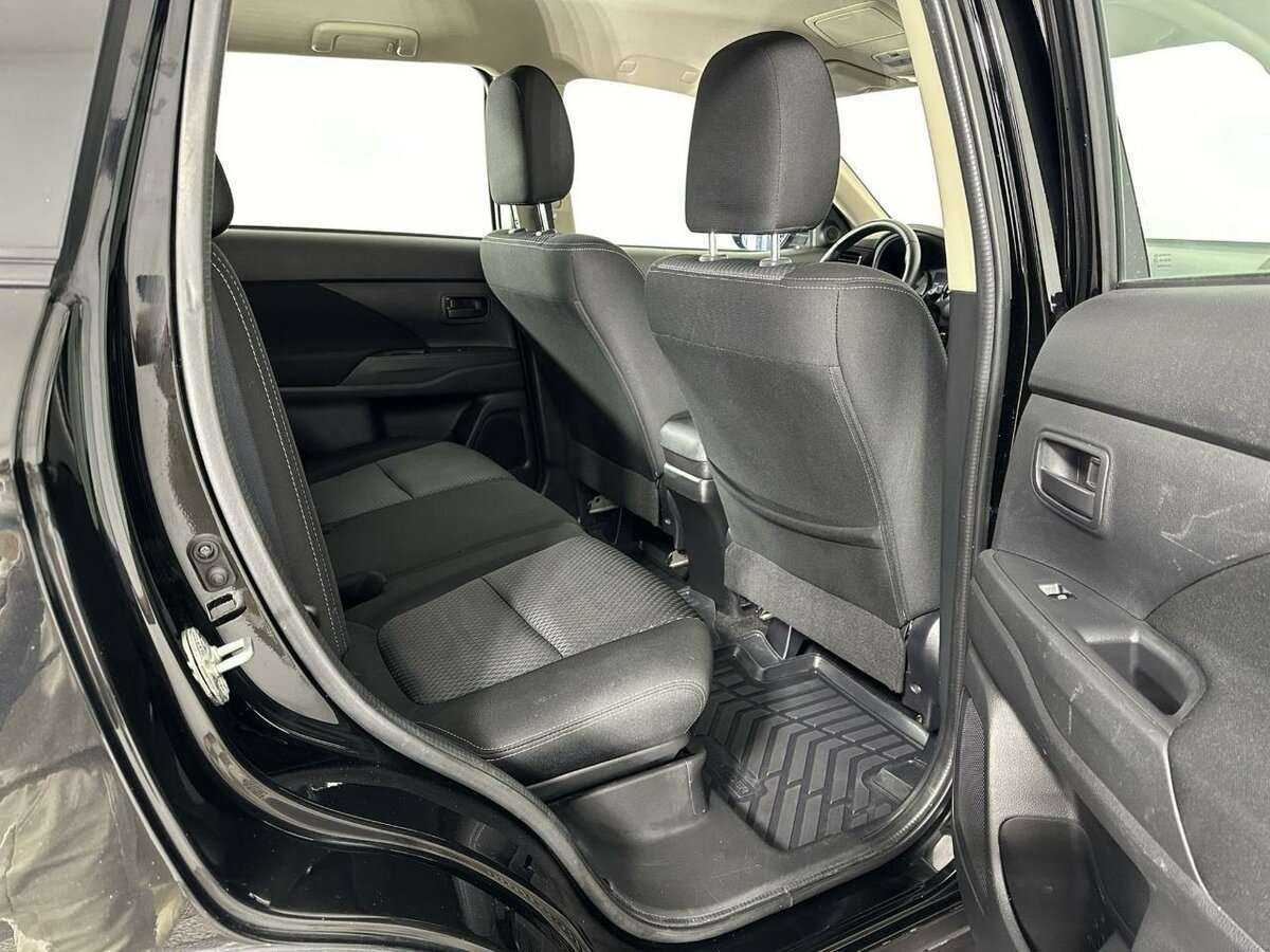Mitsubishi Outlander с пробегом — 2017 год. Фото: #15