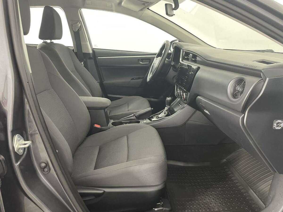 Toyota Corolla с пробегом — 2017 год. Фото: #13